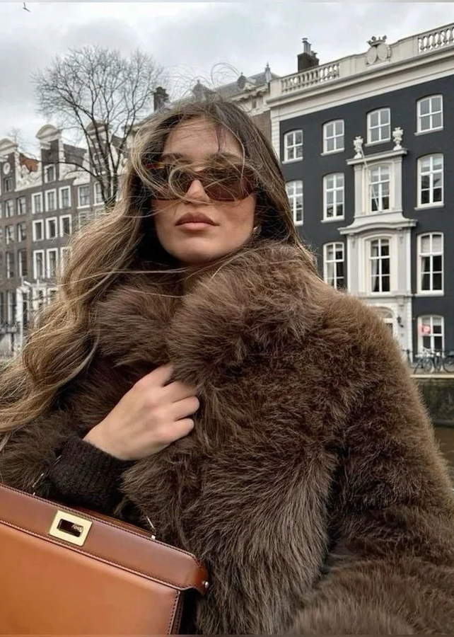 Vintage Cropped Faux Fur Jacket – Elegant Winter Style