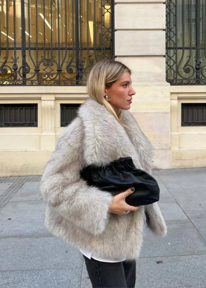 Vintage Cropped Faux Fur Jacket – Elegant Winter Style